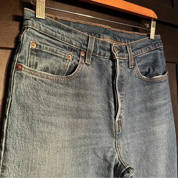Levis Women Straight leg 501 button fly - Picture 4 of 13
